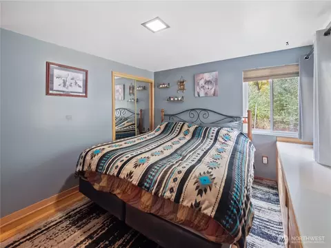 Bedroom - 29518 SE 384th St, Enumclaw, WA 98022 photo 2 of 3