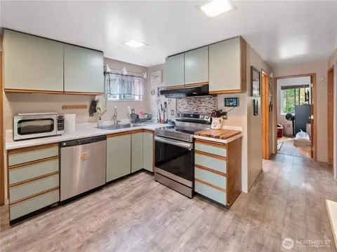 Kitchen - 29518 SE 384th St, Enumclaw, WA 98022 photo 2 of 4
