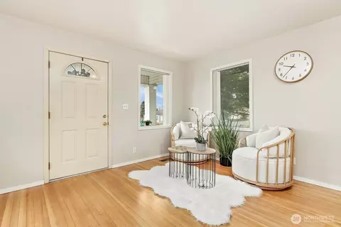 Entry Way - 2001 State St, Everett, WA 98201 photo 1 of 1