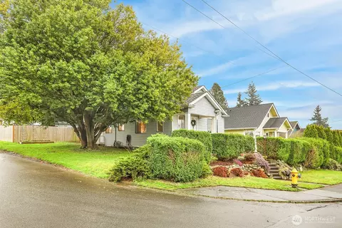 Exterior - 2001 State St, Everett, WA 98201 photo 2 of 9