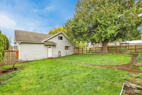 Exterior - 2001 State St, Everett, WA 98201 photo 4 of 9