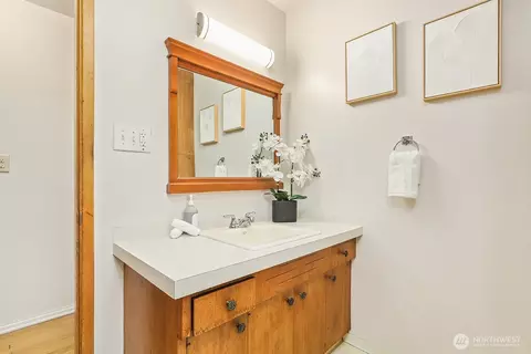 Bath - 2001 State St, Everett, WA 98201 photo 1 of 3