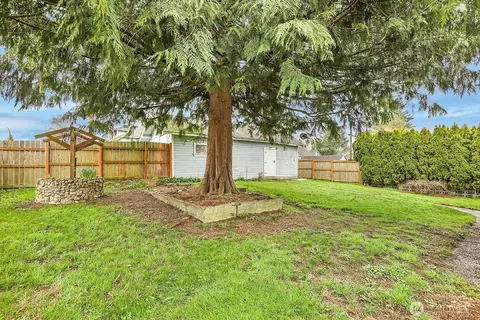 Exterior - 2001 State St, Everett, WA 98201 photo 7 of 9
