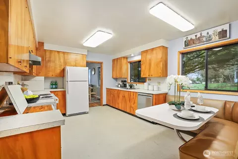 Kitchen - 2001 State St, Everett, WA 98201 photo 4 of 4