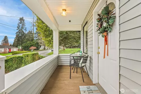 Exterior - 2001 State St, Everett, WA 98201 photo 3 of 9