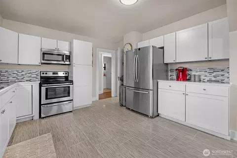 Kitchen - 5431 Broadway, Everett, WA 98203 photo 3 of 4