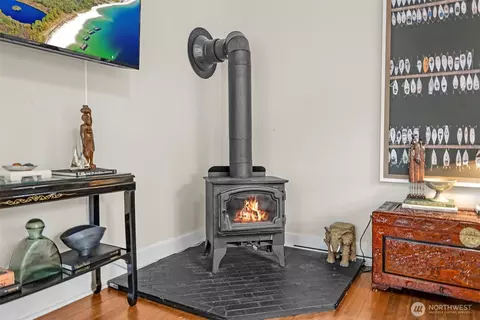 Living - 5431 Broadway, Everett, WA 98203 photo 2 of 5