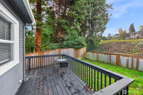 Exterior - 5431 Broadway, Everett, WA 98203 photo 2 of 5