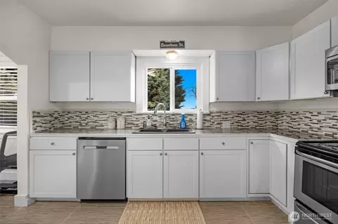 Kitchen - 5431 Broadway, Everett, WA 98203 photo 1 of 4