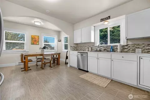 Kitchen - 5431 Broadway, Everett, WA 98203 photo 2 of 4