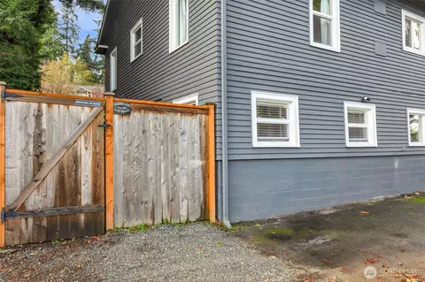 Exterior - 5431 Broadway, Everett, WA 98203 photo 5 of 5