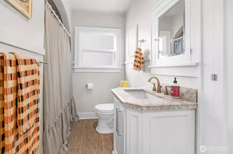 Bath - 5431 Broadway, Everett, WA 98203 photo 1 of 2