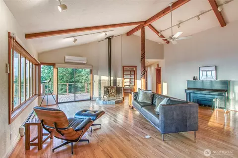 Living - 406 Parker Reef Rd, Eastsound, WA 98245 photo 1 of 4