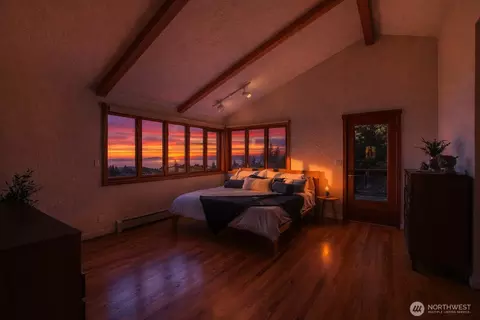 Bedroom - 406 Parker Reef Rd, Eastsound, WA 98245 photo 1 of 5