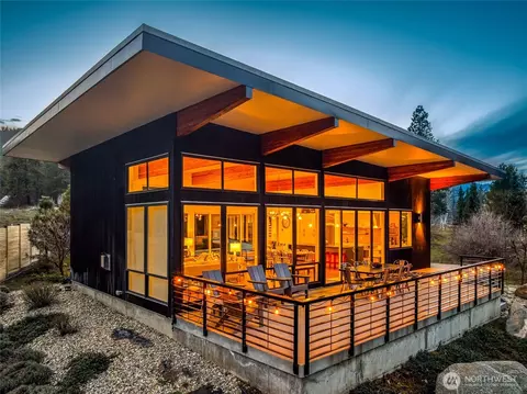 9275 Lone Pine Orchards Rd, Leavenworth, WA 98826