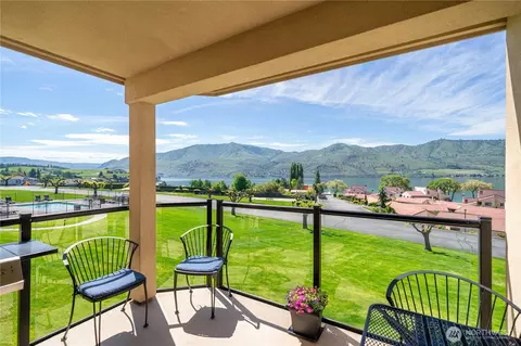 100 Lake Chelan Shores Dr #18-5, Chelan, WA 98816