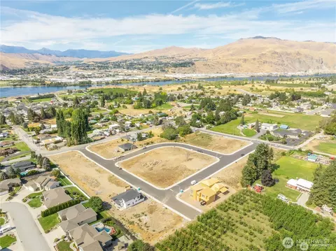 134 Chadwick Pl NW, East Wenatchee, WA 98802