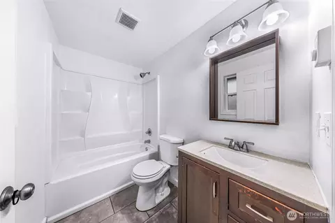 Bath - 2422 73rd St SE, Everett, WA 98203 photo 1 of 1