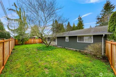 Exterior - 2422 73rd St SE, Everett, WA 98203 photo 10 of 11