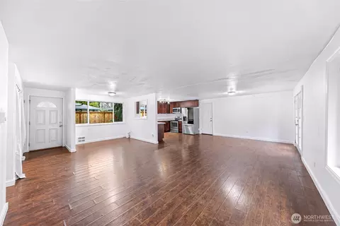 Living - 2422 73rd St SE, Everett, WA 98203 photo 1 of 4
