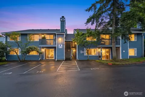 16817 Larch Way #F101, Lynnwood, WA 98037
