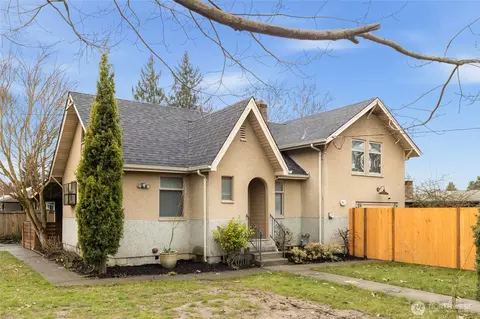2010 13th Ave NW, Puyallup, WA 98371
