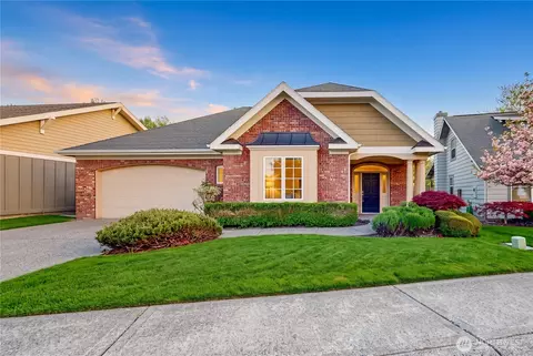 950 SE Creekside Dr, College Place, WA 99324