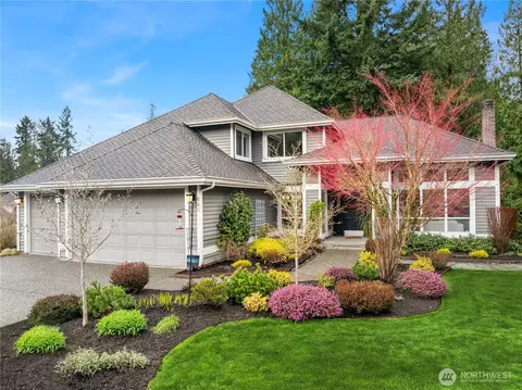 545 Mt Olympus Dr SW, Issaquah, WA 98027
