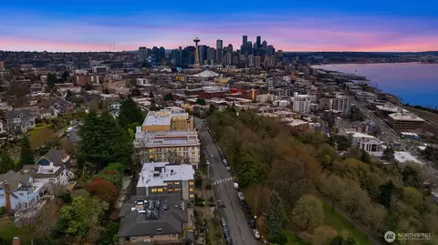 654 W Olympic Pl #203, Seattle, WA 98119