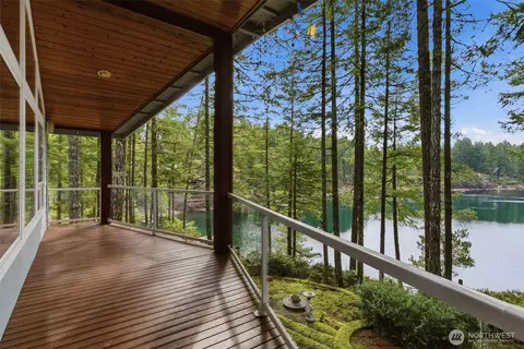 551 NE Lakeshore Dr S, Tahuya, WA 98588