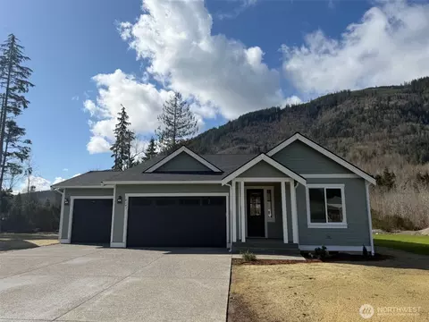 8143 Peaceful Valley Ct, Maple Falls, WA 98266