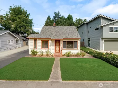 1820 E 33rd St, Vancouver, WA 98663
