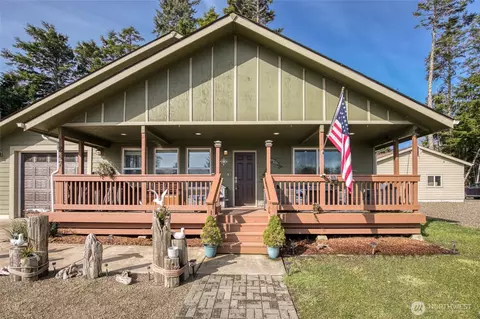 247 Fisher Ave NE, Ocean Shores, WA 98569