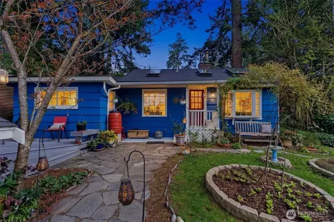 9730 46th Ave NE, Seattle, WA 98115
