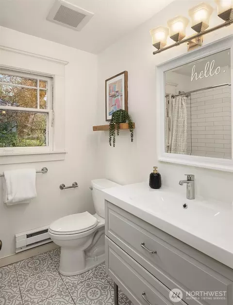 749 N 96th St, Seattle, WA 98103 photo 18