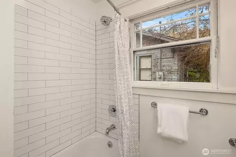 749 N 96th St, Seattle, WA 98103 photo 19