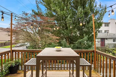 749 N 96th St, Seattle, WA 98103 photo 15