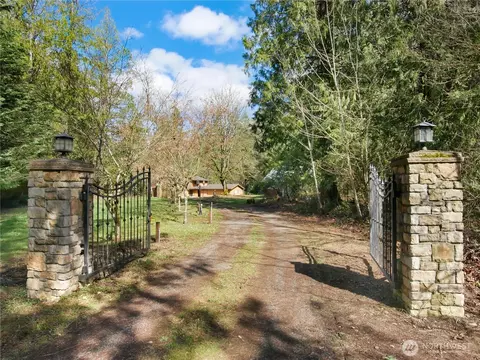 23920 SE 371 St, Enumclaw, WA 98022
