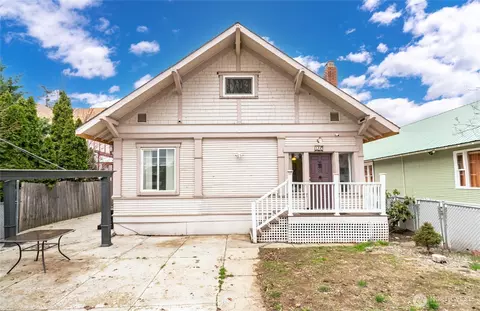 110 N Delaware Ave #A/B, Wenatchee, WA 98801