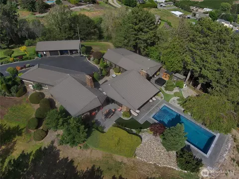 218 Sunnyslope Heights Rd, Wenatchee, WA 98801