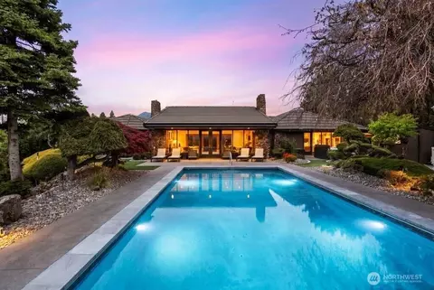 218 Sunnyslope Heights Rd, Wenatchee, WA 98801