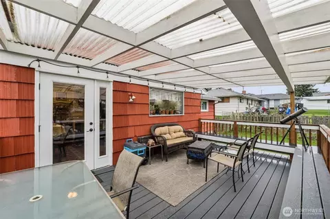 Exterior - 2314 8th St, Everett, WA 98201 photo 3 of 8