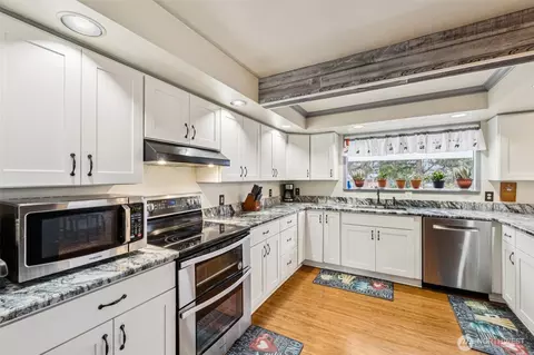 Kitchen - 2314 8th St, Everett, WA 98201 photo 1 of 2