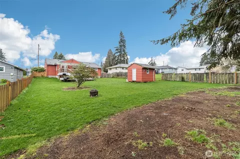 Exterior - 2314 8th St, Everett, WA 98201 photo 7 of 8