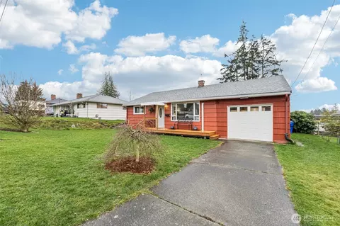 Exterior - 2314 8th St, Everett, WA 98201 photo 2 of 8