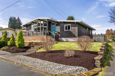 809 N 6th Ave SW, Tumwater, WA 98512