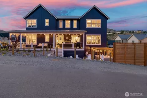 217 Bluebell Ln, Chelan, WA 98816