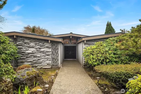 3055 44th Ave W, Seattle, WA 98199