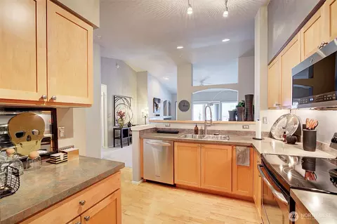Kitchen - 2009 196th St SE #C-303, Bothell, WA 98012 photo 3 of 3