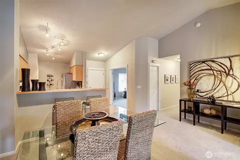 Dining - 2009 196th St SE #C-303, Bothell, WA 98012 photo 4 of 4